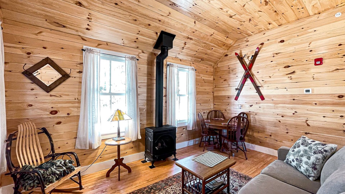 Meacham Cabin | Guides Cabin with Woodland View