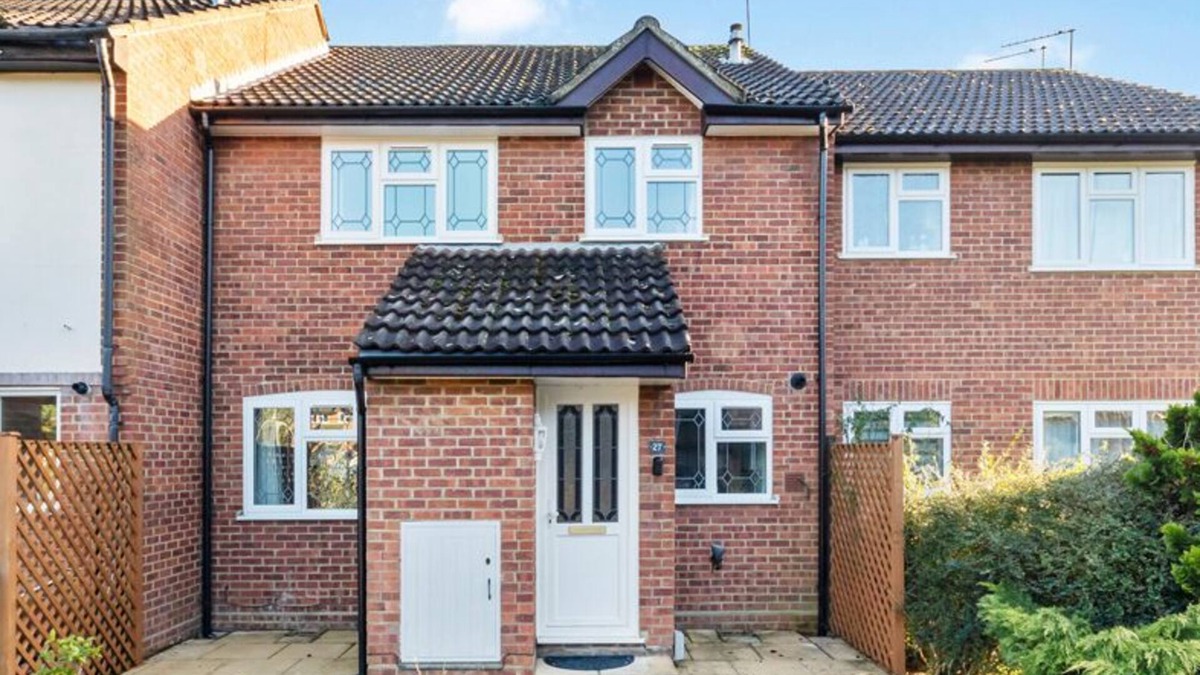 Guildford Apartment | Guildford - Two Bed House