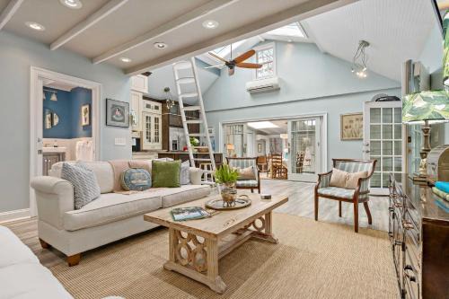Guilford House | Guilford Carriage House at Granite Lodge!