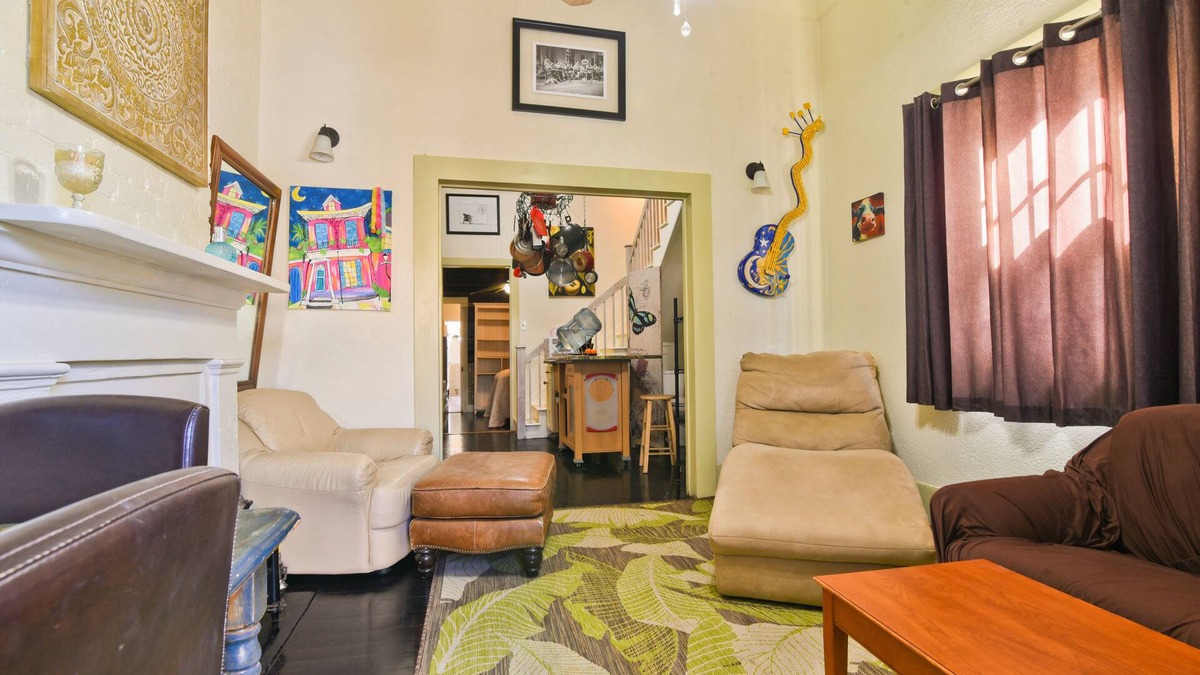 Algiers Point House | GUITAR HOUSE OF NEW ORLEANS - SAFE,QUITE - SUPER BOWL SPECIAL FEB, 9th 2025