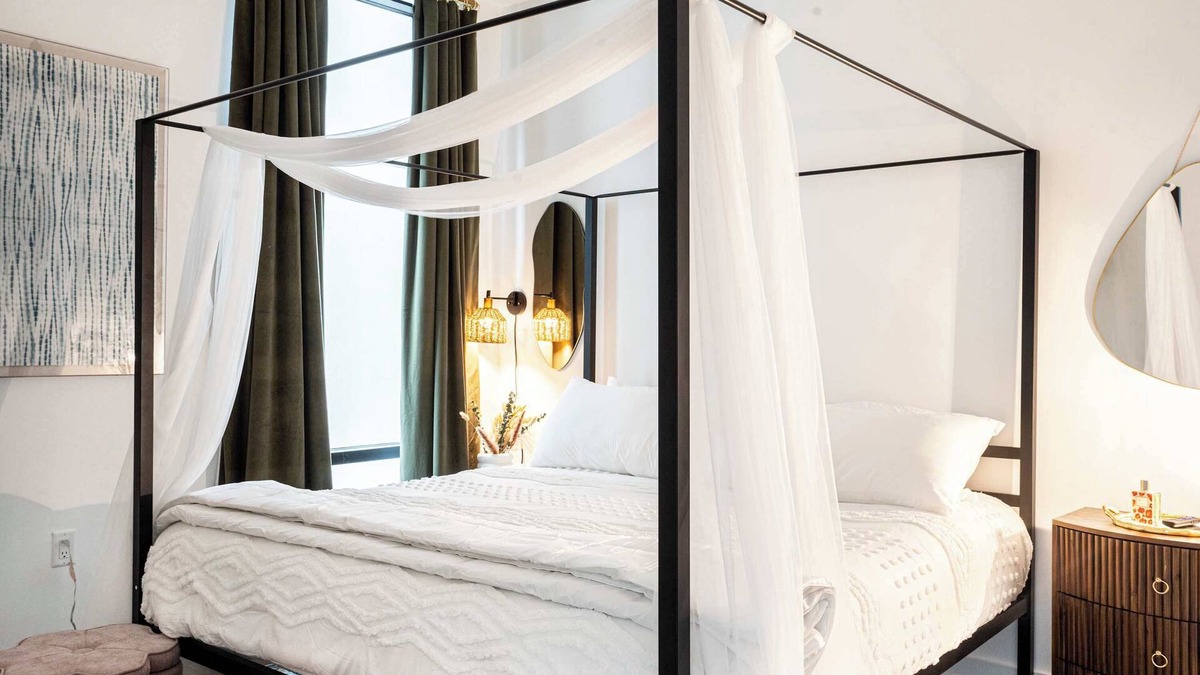 The Gulch Apartment | Gulch Luxe Nashville Apartment with City Views and Pool