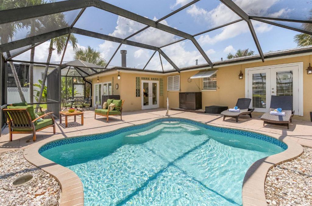 Yacht Club House | Gulf Access, Heated Pool, Bicycles, Sleeps 8 - Villa Jewel Box - Roelens Vacations