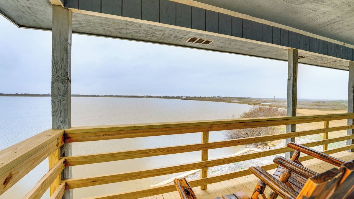 Port Lavaca Cottage | Gulf Coast Cottage w/Beach Access: Fish & Paddle!