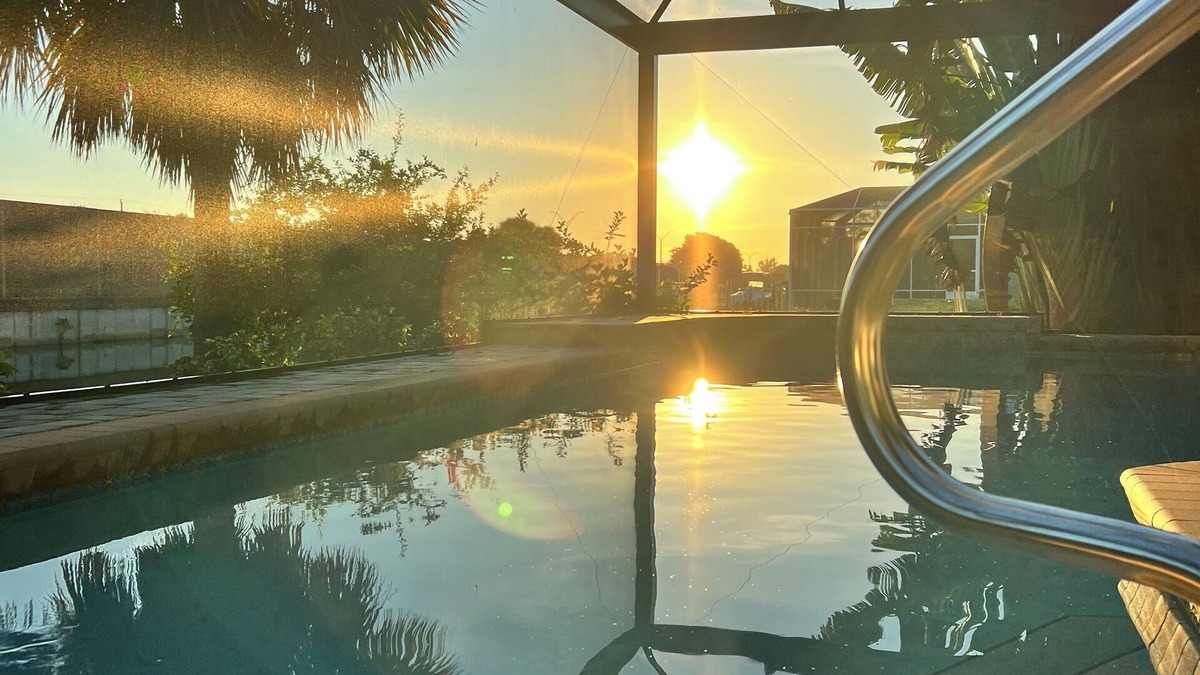 Caloosahatchee House | Gulf Coast Paradise – 4BR Waterfront Gulf Access with Heated Pool in Cape Coral