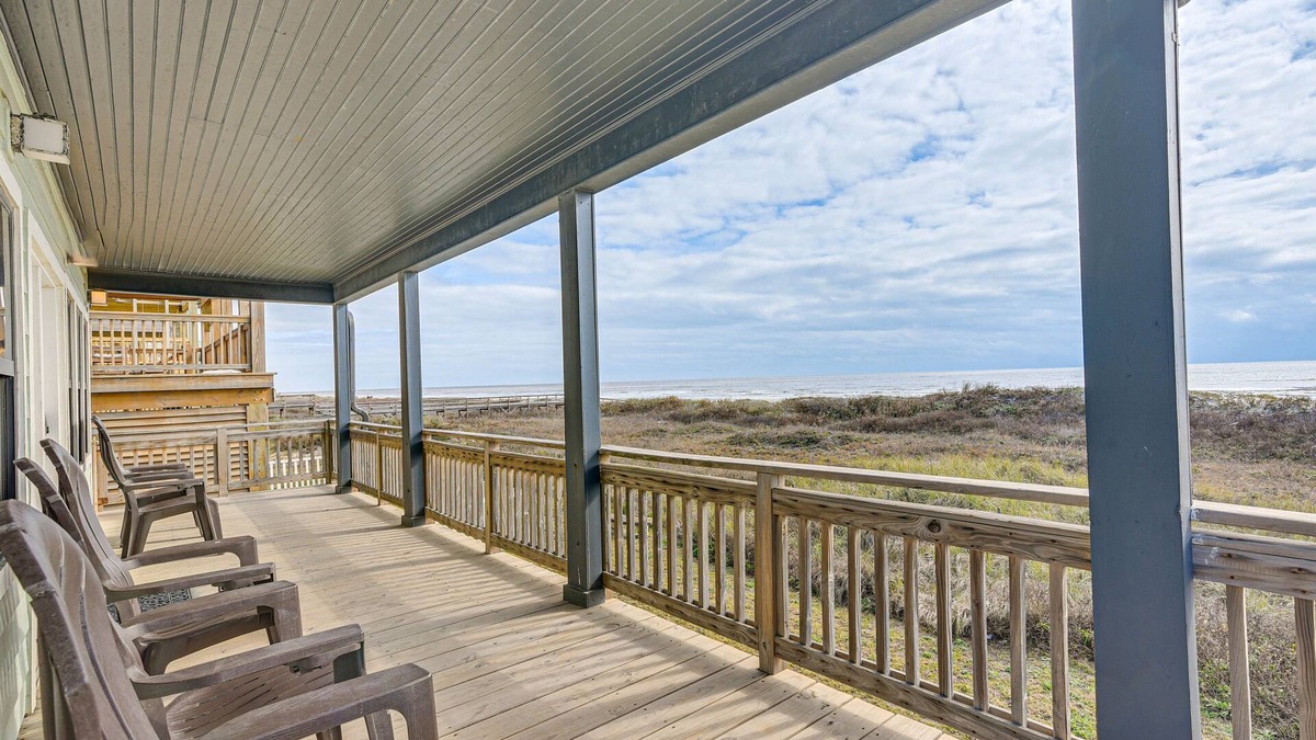Freeport House | Gulf Coast Views: Waterfront Surfside Beach Home!