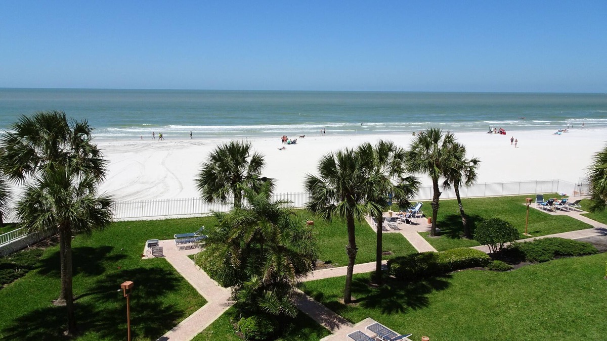 Redington Shores Condo | Gulf Front Condo "The View" With Resort Atmosphere At Redington Towers