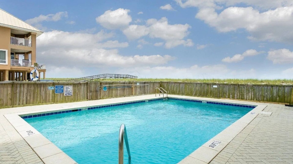 Navarre Beach Condo | Gulf Front Condo w/Pool. 2 chairs & umbrella set-up included.Gorgeous views!