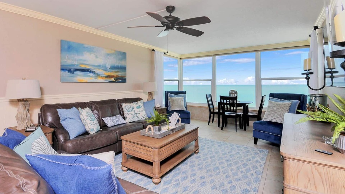 Madeira Beach Condo | Gulf Front Executive level Condominum 2 Master Suites/2 full bathrooms