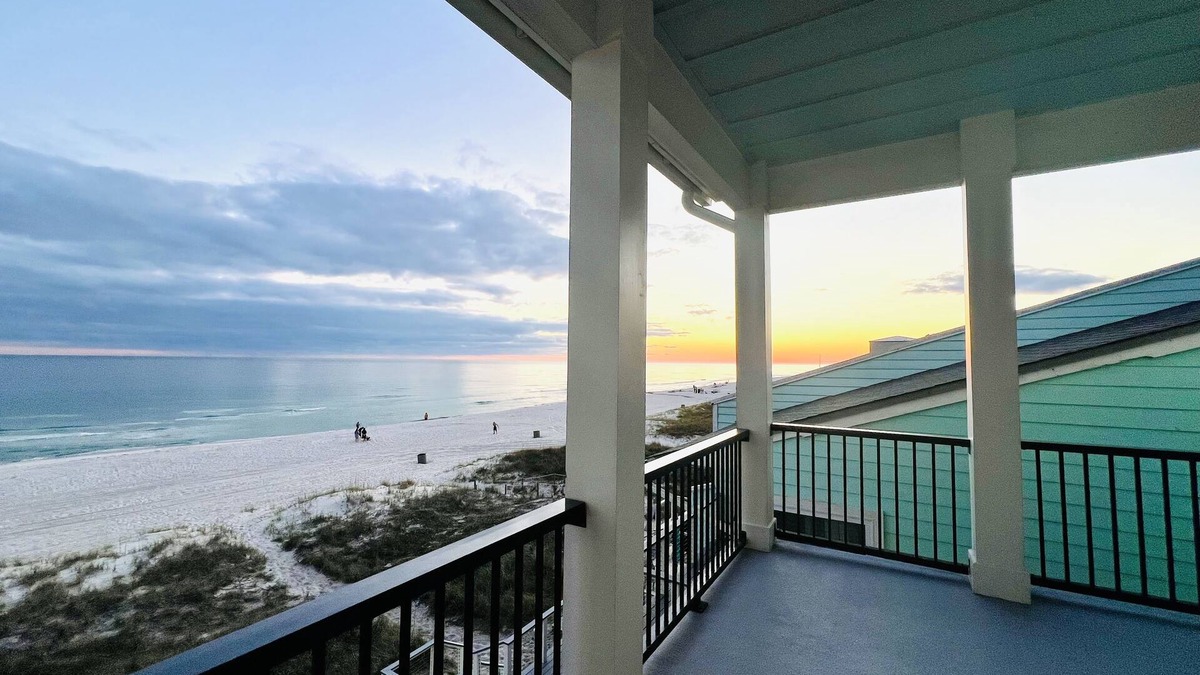 Laguna Beach Estates House | Gulf Front Getaway-Sleeps 12-On the Beach-Experienced, Heartfelt Host
