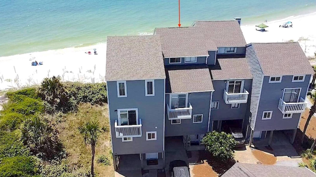 Port St. Joe House | GULF FRONT on Cape San Blas, Updated with Amazing Views! Sleeps 7 - Dog Friendly