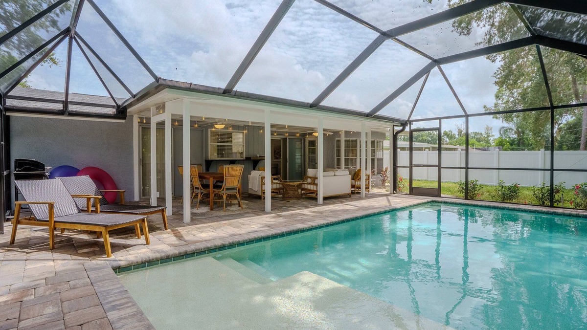Gulf Gate Woods House | Gulf Gate Retreat – Family-Friendly Home with pool, 1 mile from South Siesta Key