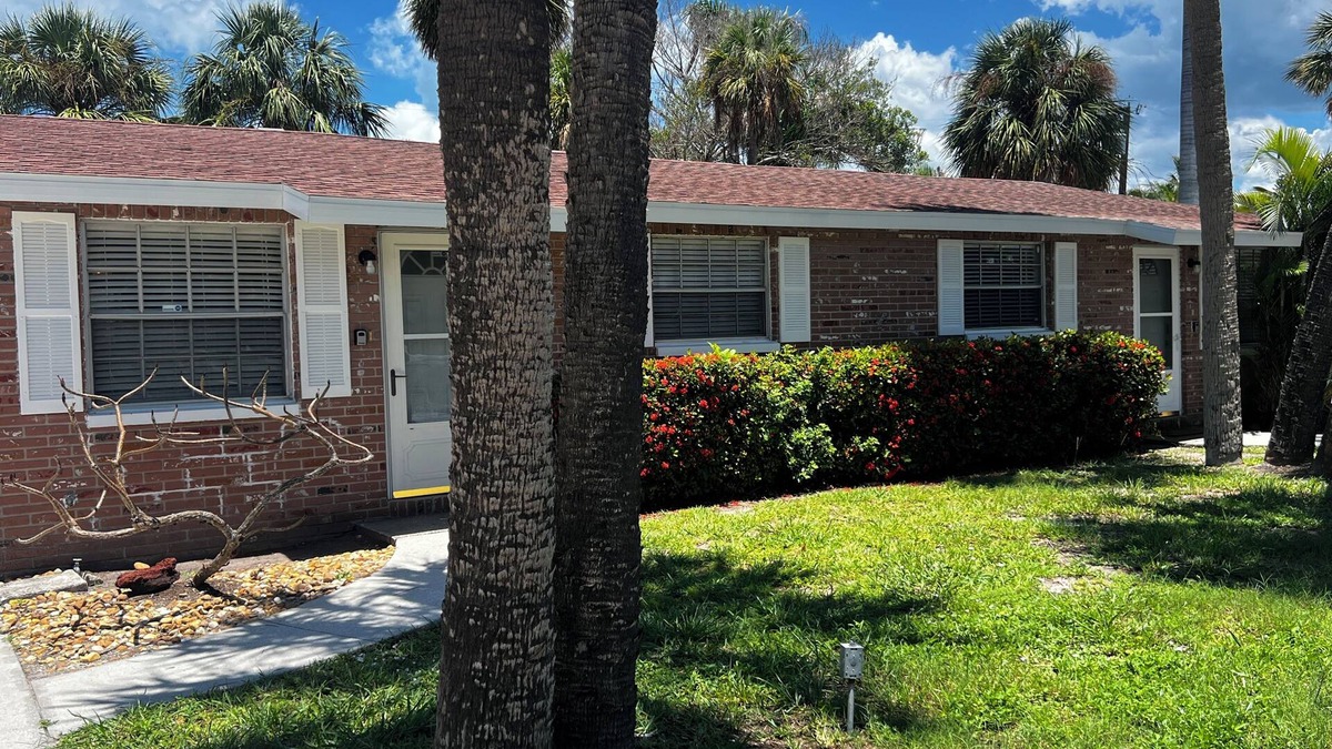Holmes Beach House | Gulf Haven 5-minute walk to the gulf!