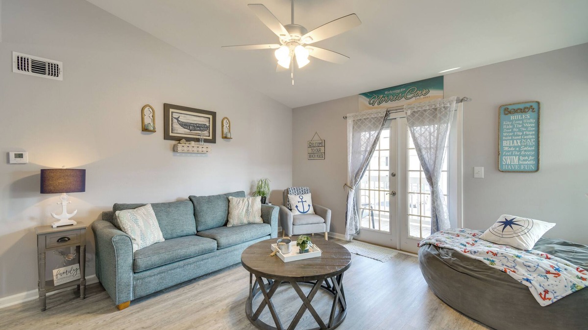 Gulf Shores Condo | Gulf Shores Condo w/Pool Access, 5 Mi to Beach!