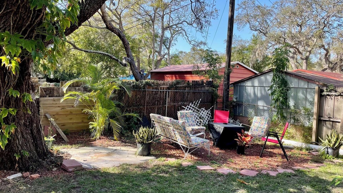 Lakewood Villas House | Gulf Side Getaway near Downtown Beaches