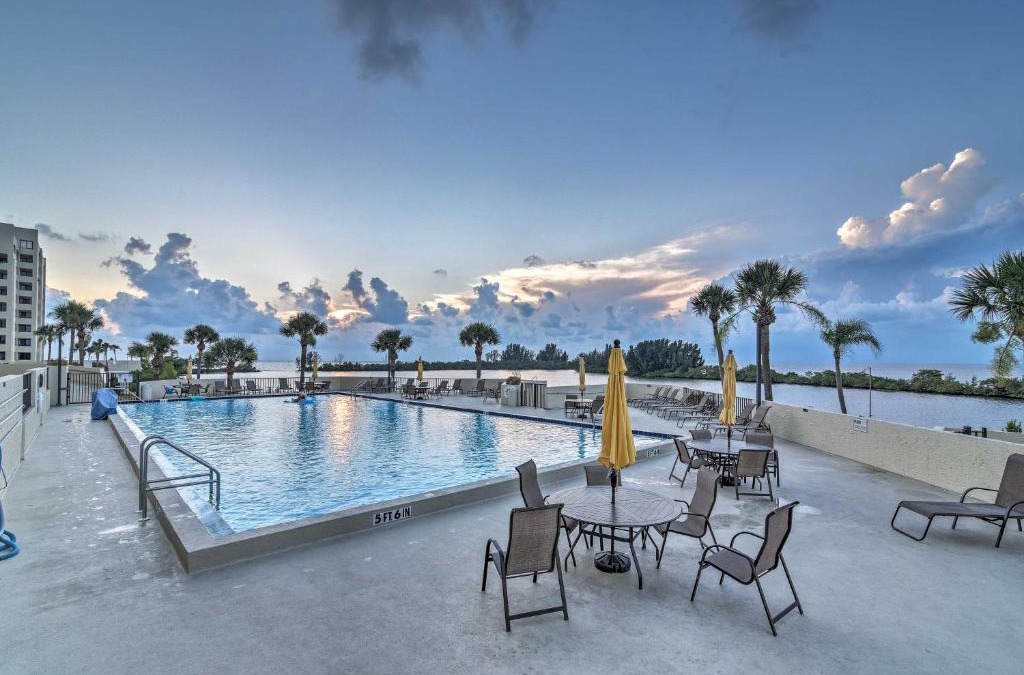 Hudson Apartment | Gulf-View Hudson Condo in Waterfront Resort!