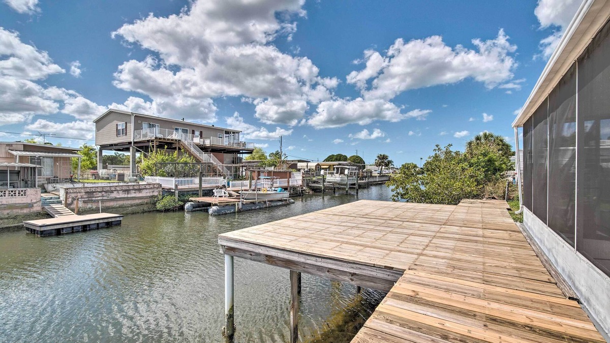 Signal Cove House | Gulf Views & Boat Dock: Sunny Hudson Escape!