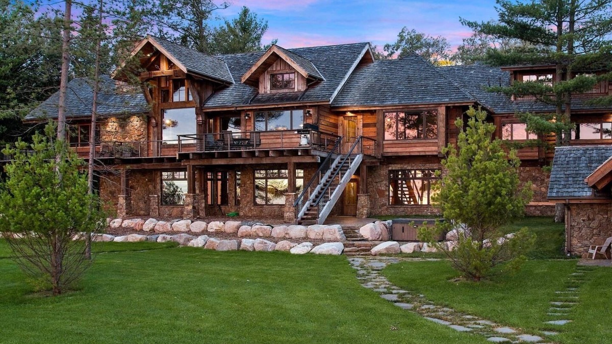 Lake Shore Cabin | Gull Lakes Finest! Reclaimed Charm and Luxury