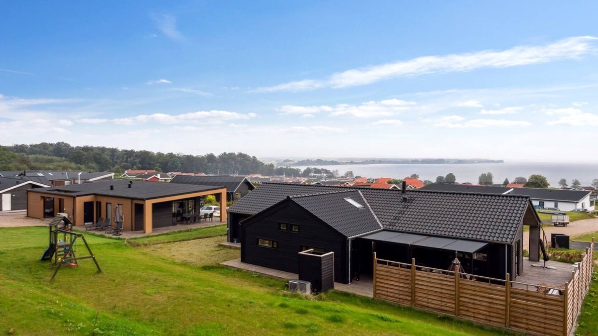 Sjølund House | "Gunborg" - 400m from the sea by Interhome