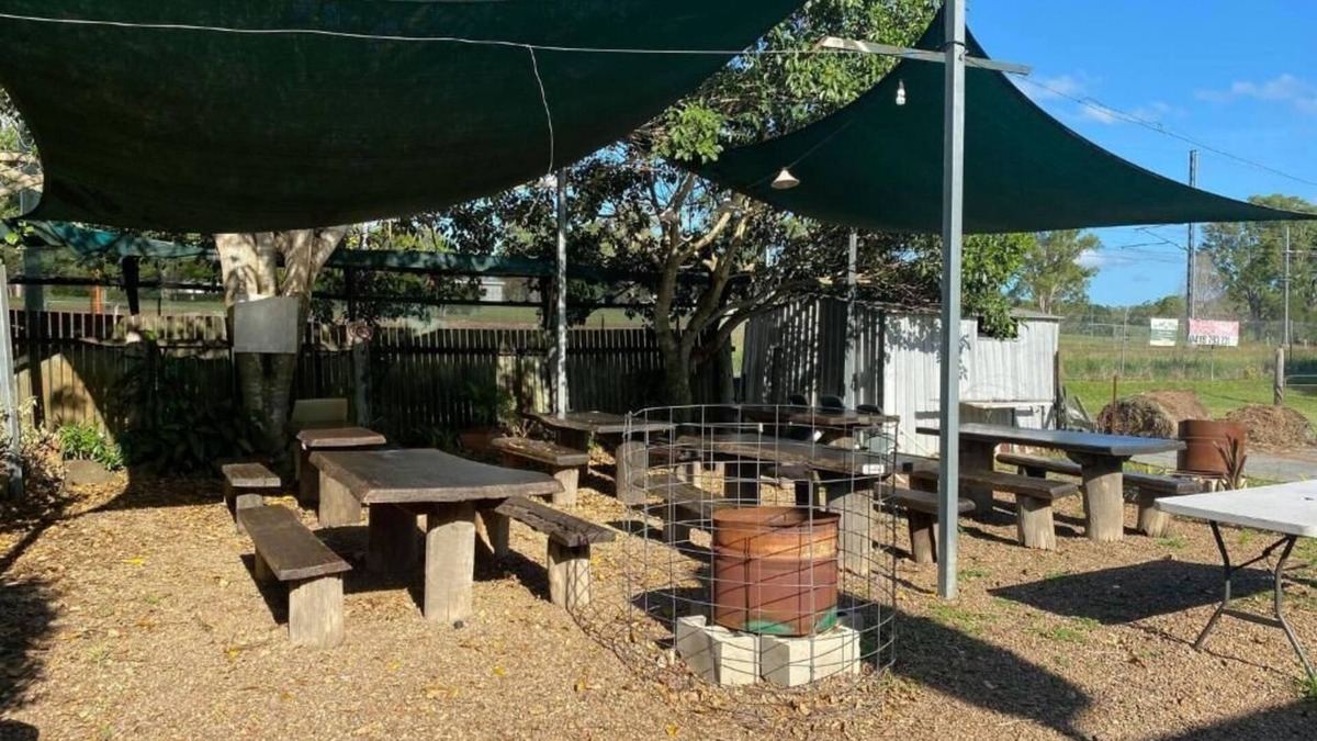 Gundiah RV Rental | Gundy Pub and caravan park