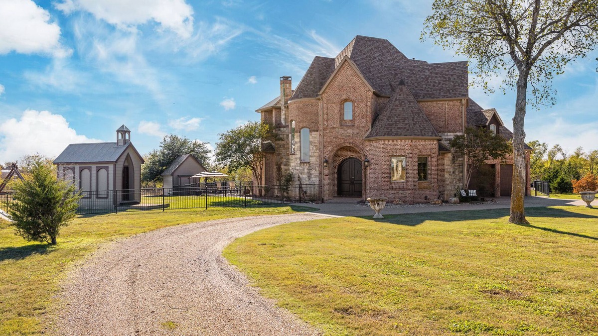 Weston House | Gunter Gathering Place - country views minutes from dozens of wedding venues
