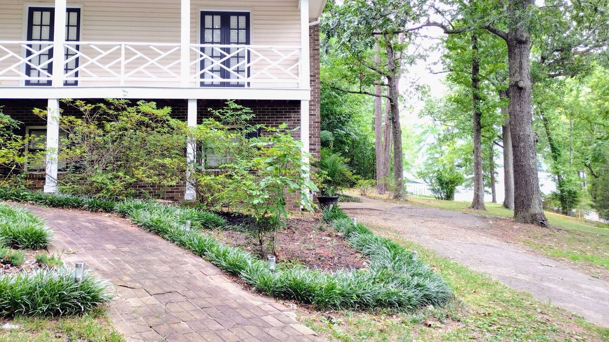 Scottsboro House | Guntersville Lake - access to boat launch and pier - sleeps 12