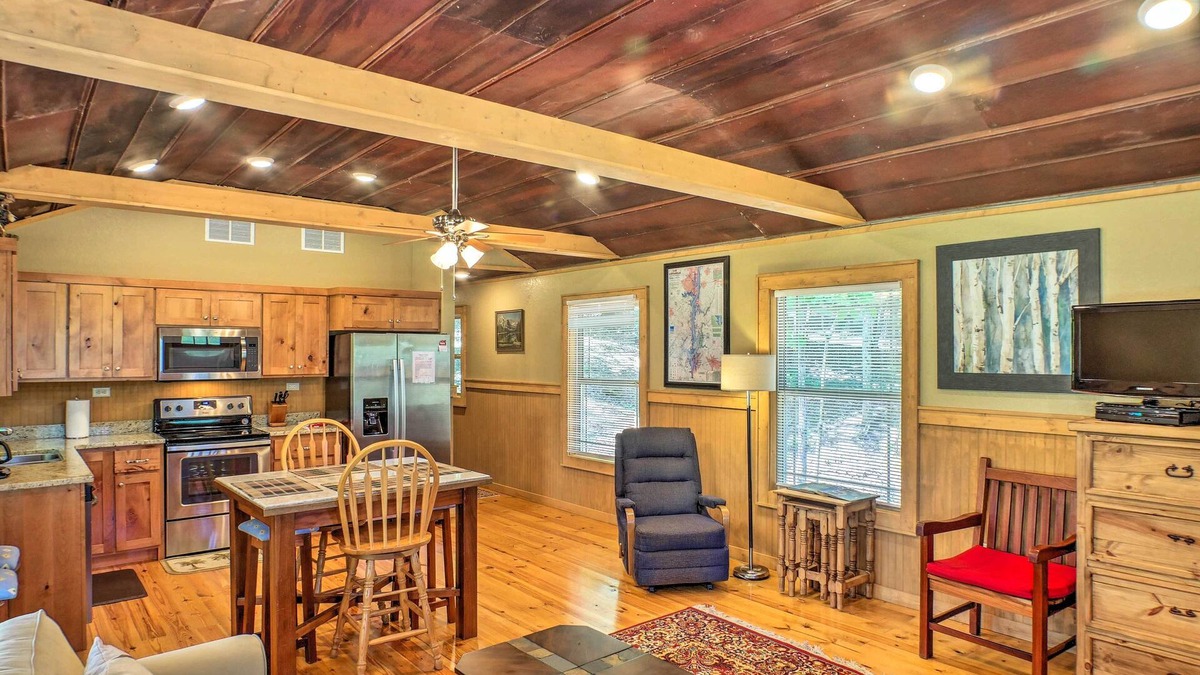 Guntersville Cabin | Guntersville Lake Cabin w/3 Fishing Ponds!
