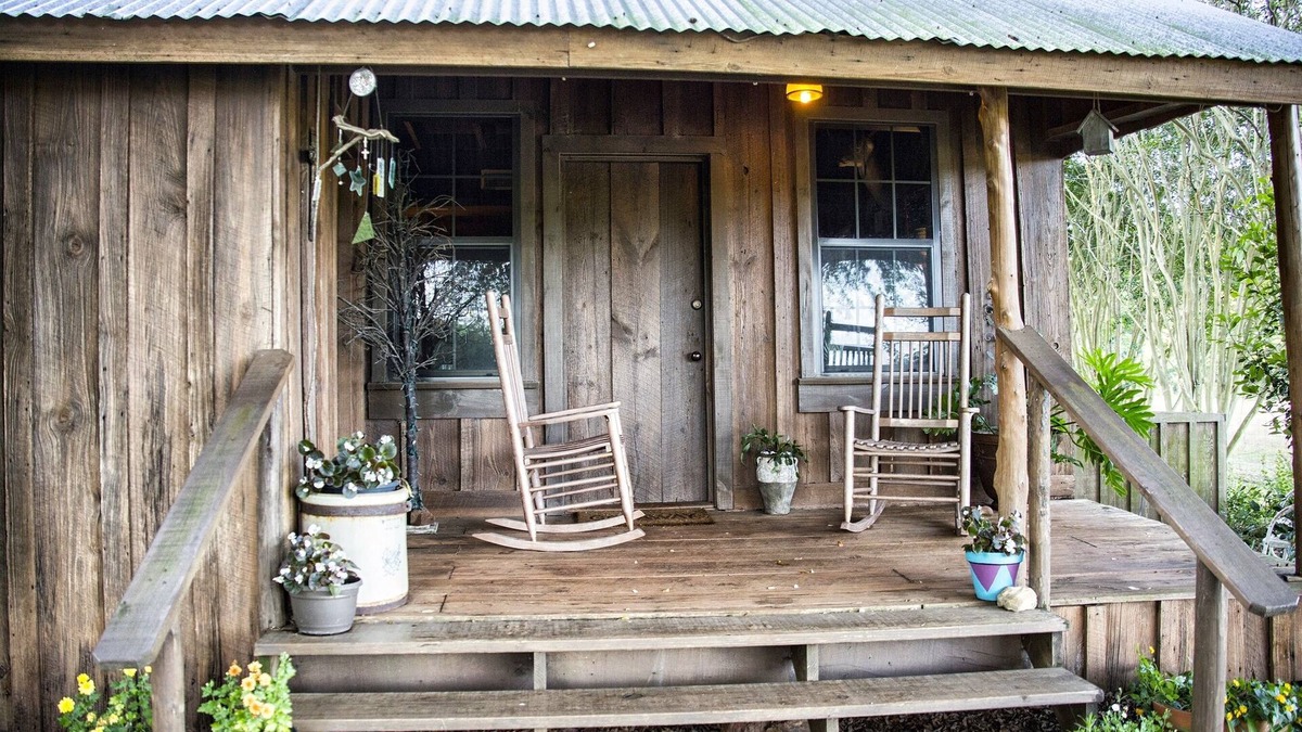 Nacogdoches Cabin | GUS's PLACE.Unwind with a TRIP to the PAST in this CABIN built in 1865.