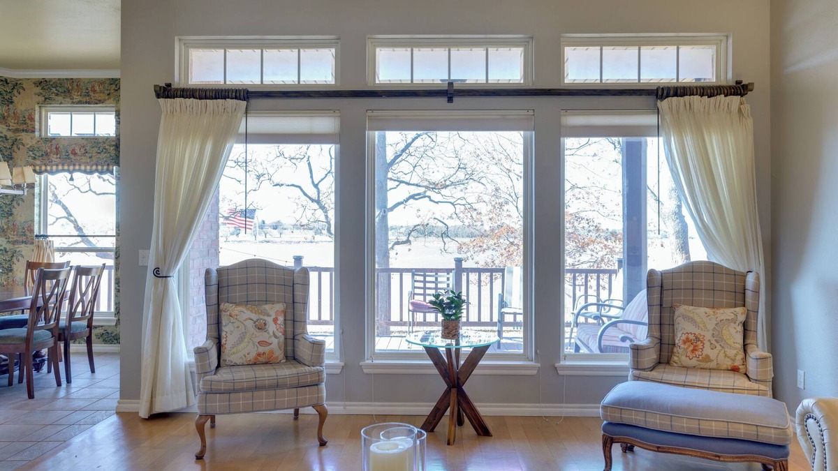 Guthrie House | Guthrie Lake House w/Dock + Waterfront Views!