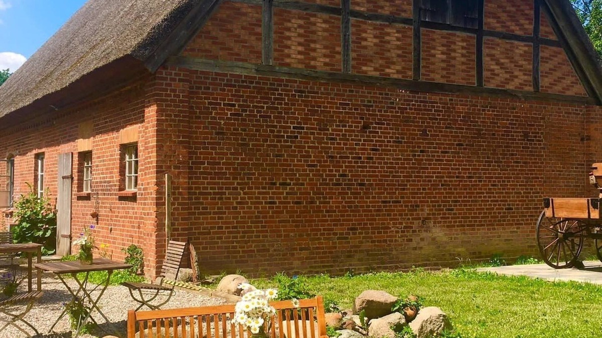 Bad Kleinen Other | Gutshaus Niendorf Vacation in the thatched coach house for max. 5 persons.