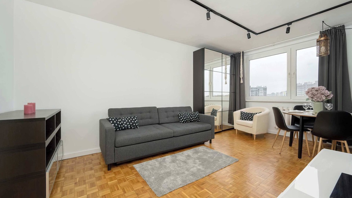 Fabryczna Apartment | Gwarecka Cosy Apartment Near Park and Pond by Noclegi Renters