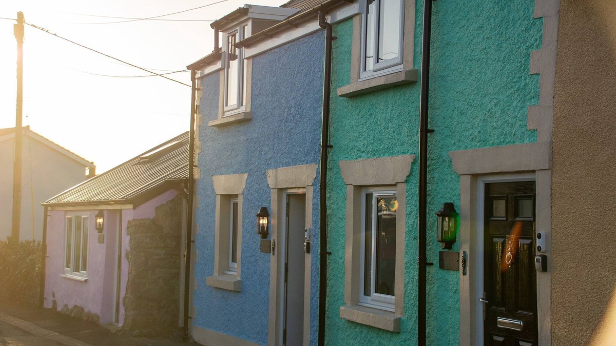Brynsiencyn Cottage | Gwens House - sleeps 4 guests in 2 bedrooms