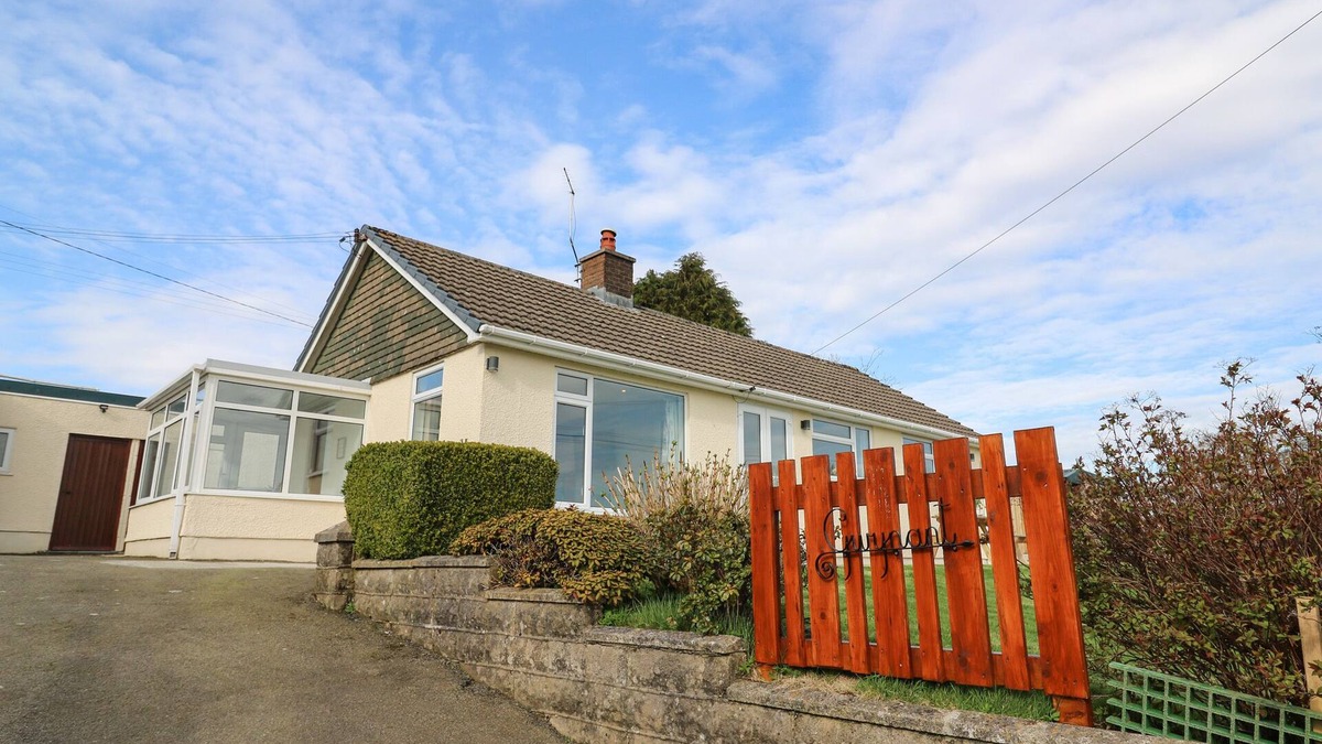 Ystrad Meurig Cottage | GWYNANT, pet friendly, with a garden in Pontrhydfendigaid