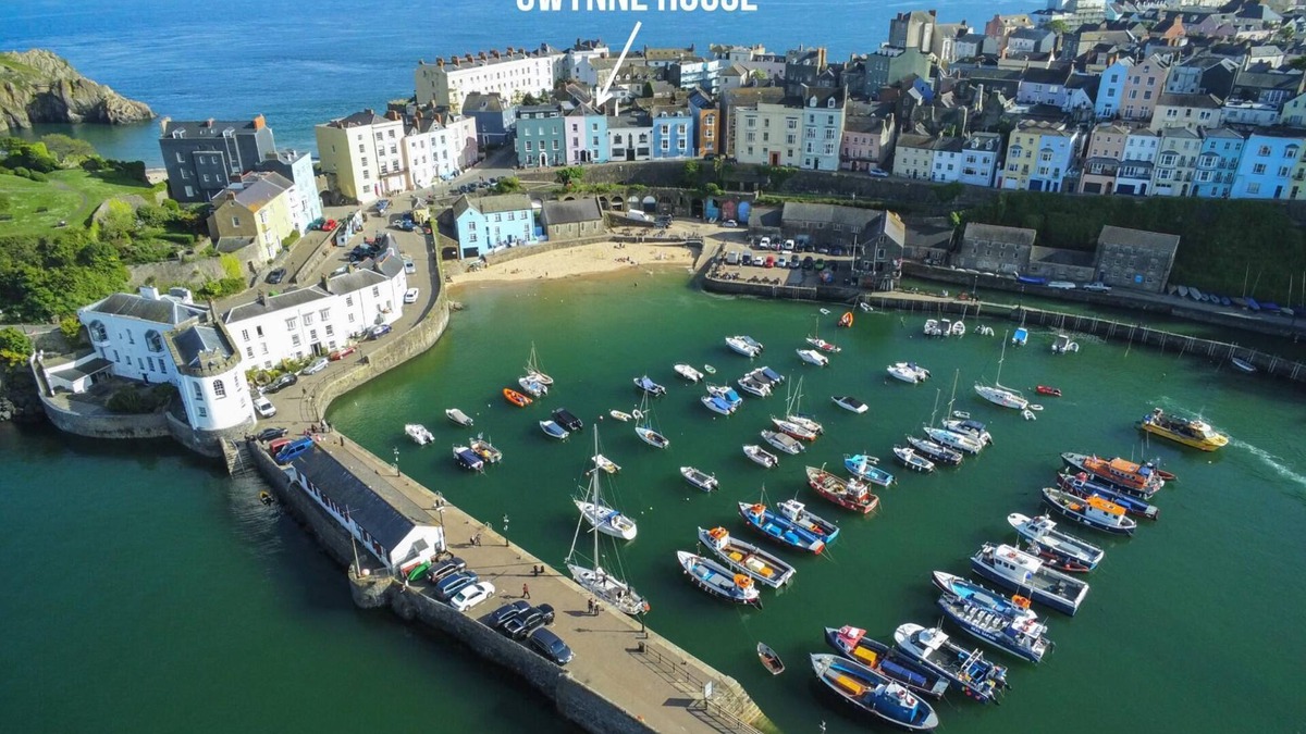 Tenby House | Gwynne House - 6 Bed Holiday Home - Tenby Harbour