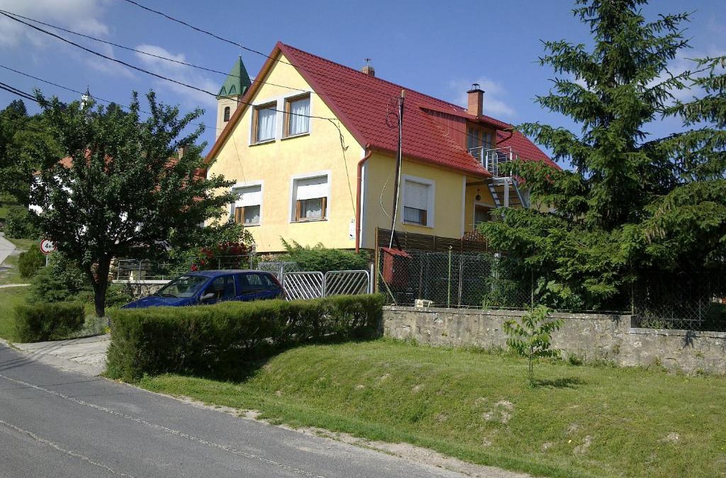 Magyarpolany Apartment | György Vendégház