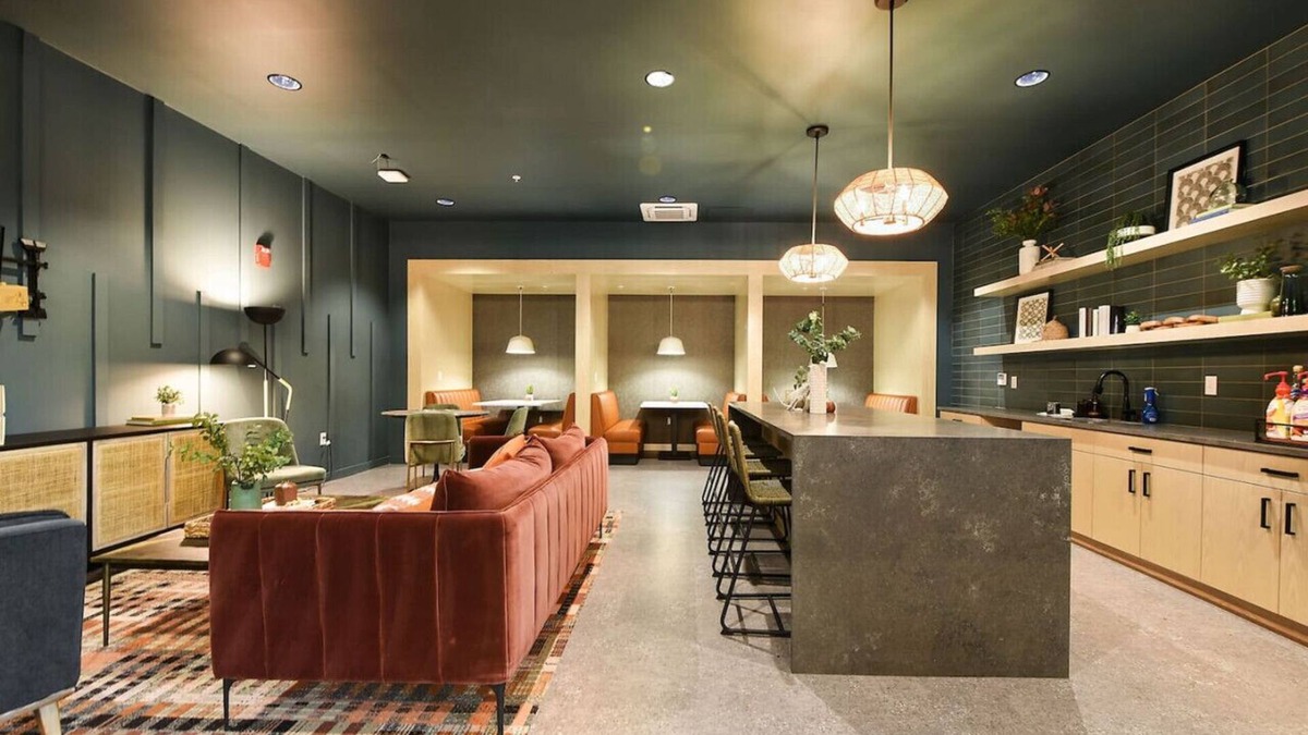 East Liberty Apartment | GYM+HULU+PARKING Near Shopping|Universities|UPMC
