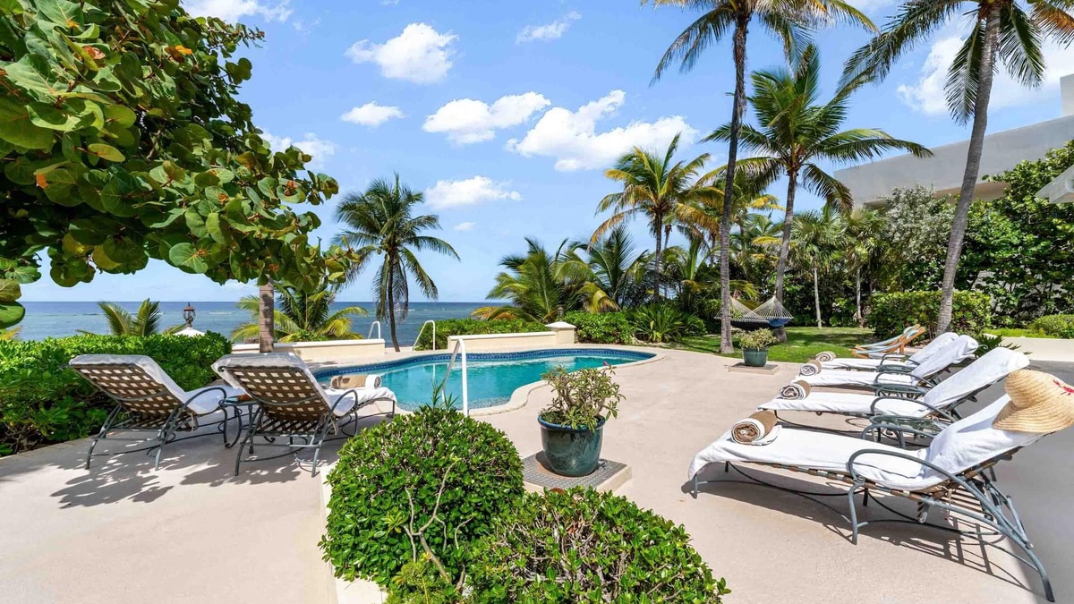 North Side House | Gypsy: Private Pool, Beachfront & Designer Interiors in Rum Point