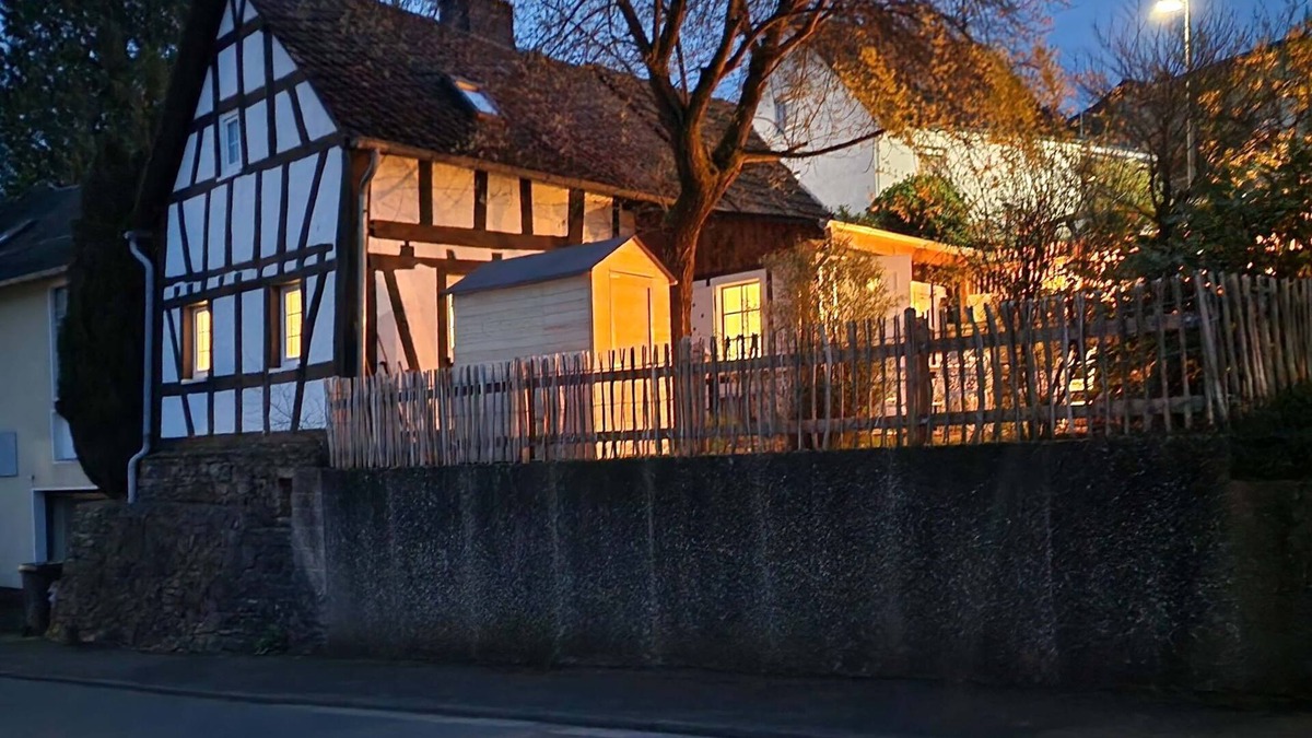 Hundsdorf House | Hänsel und Gretel Happy Basic
