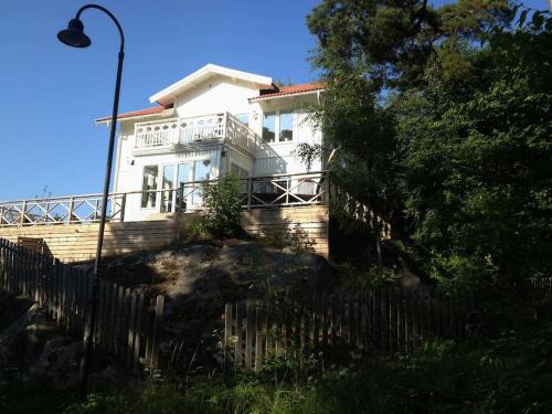 Dalaro Villa | Härlig Skärgårdsvilla med strålande sjöutsikt