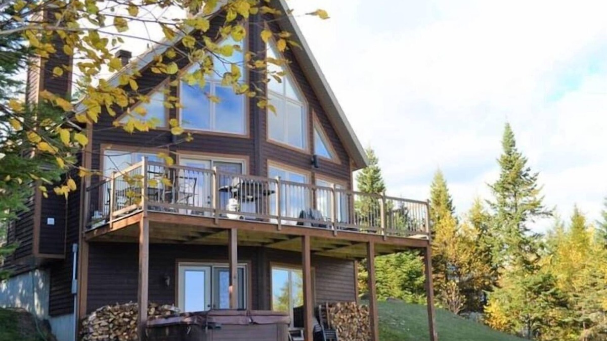 Saint-Joseph-de-la-Rive House | Hôtel à la maison - Chalet l'Odyssée, spa et Vue