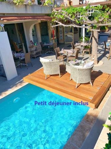 Le Lavandou Hotel | Hôtel Beau Soleil
