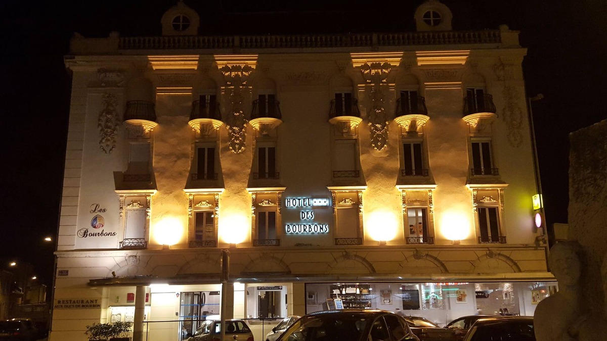 Montlucon Hotel | Hôtel des Bourbons