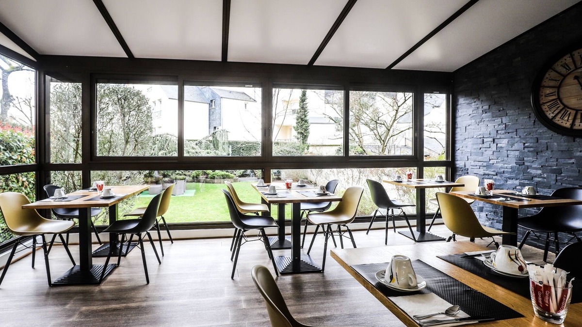 Chateaudun-Bannier Hotel | Hôtel Des Cèdres