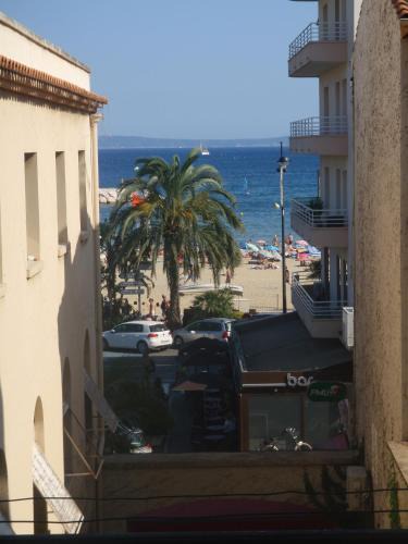Le Lavandou Hotel | Hôtel L'Oustaou