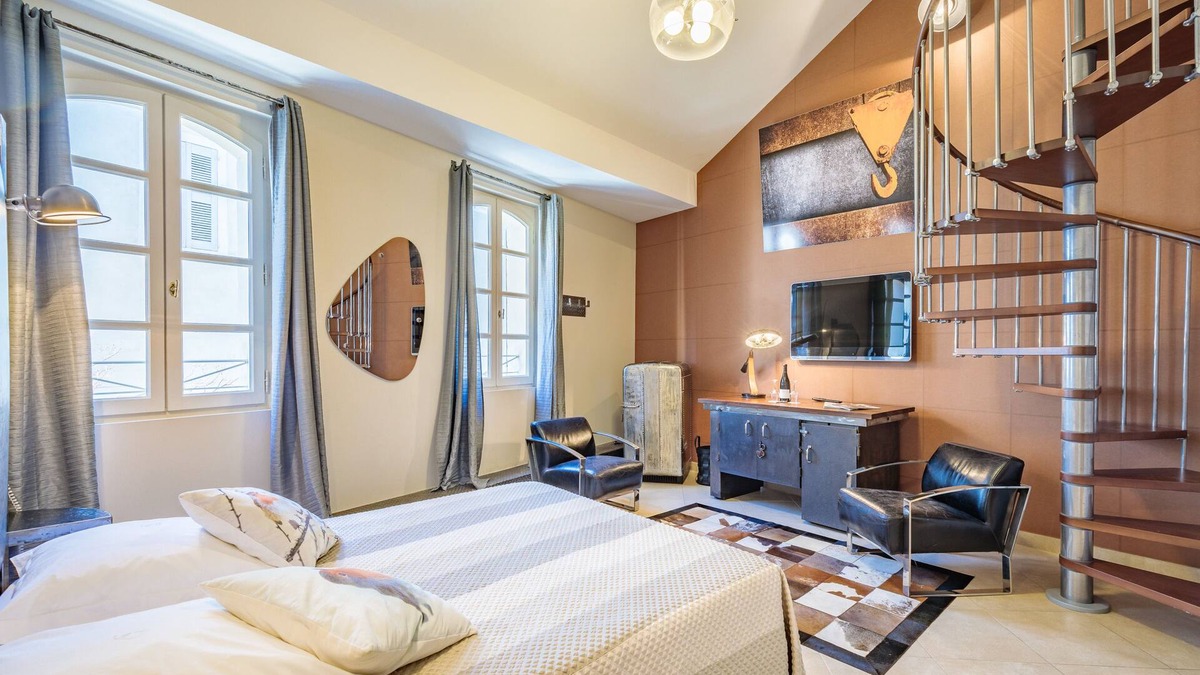 Villeneuve-les-Avignon Hotel | Hôtel La Suite