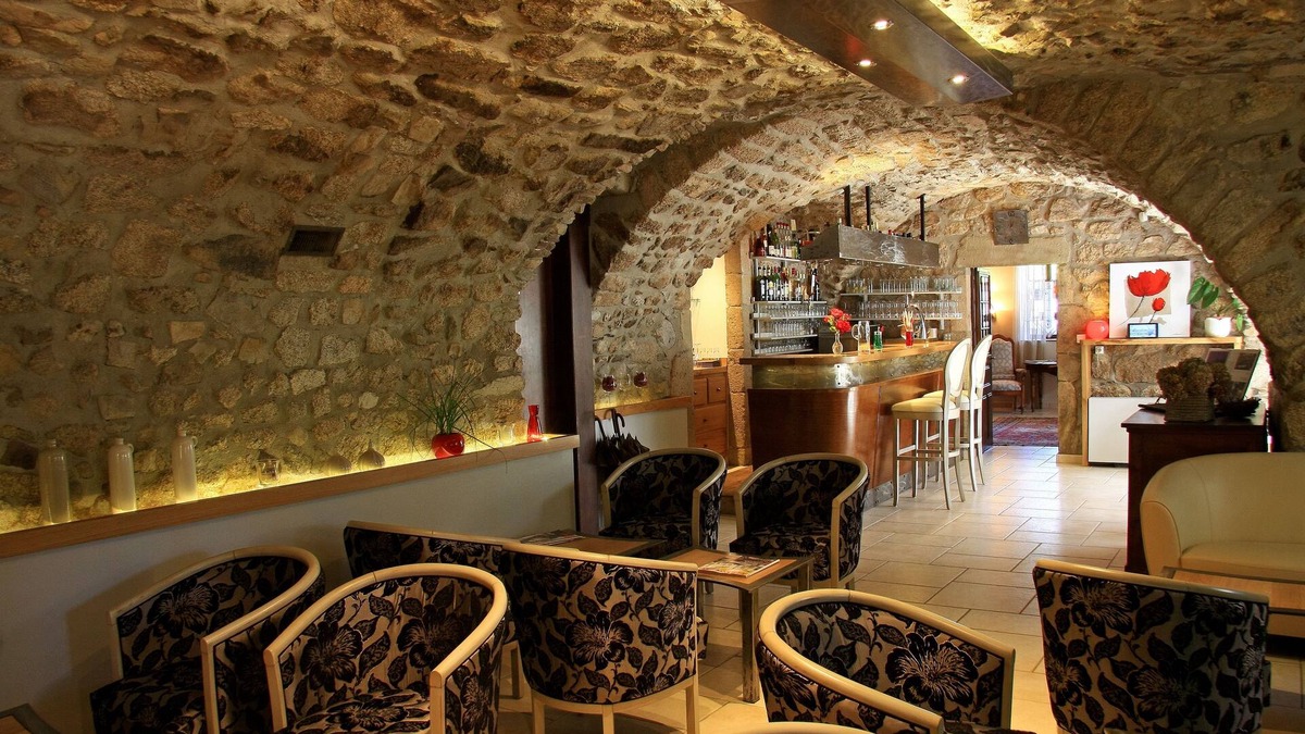 Rocher Hotel | Hôtel le Chêne Vert