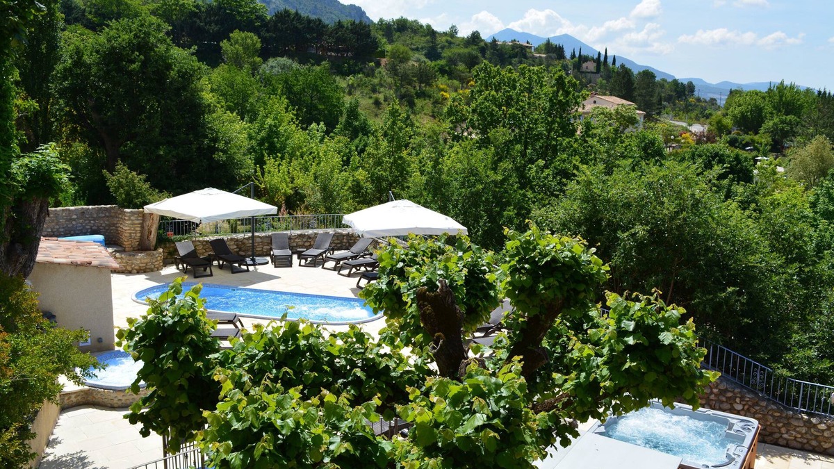 Moustiers-Sainte-Marie Hotel | Hôtel Le Colombier