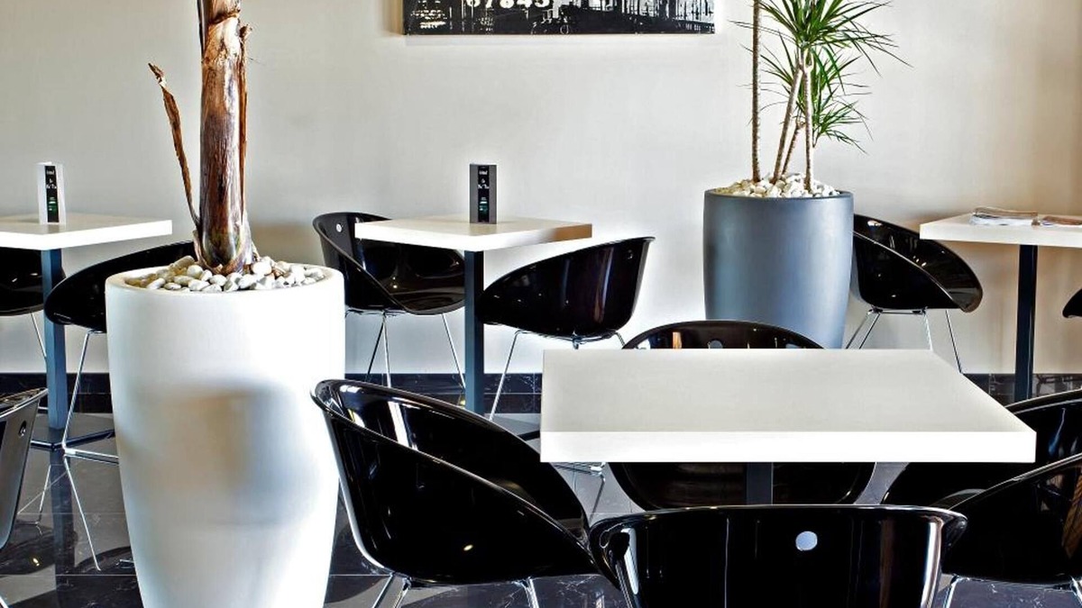 Saint-Laurent-des-Arbres Hotel | Hôtel Le Ya'Tis
