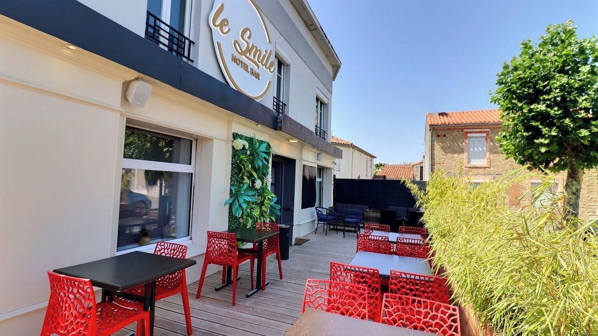 Saint-Vincent-Sterlanges Hotel | Hôtel Le Smile