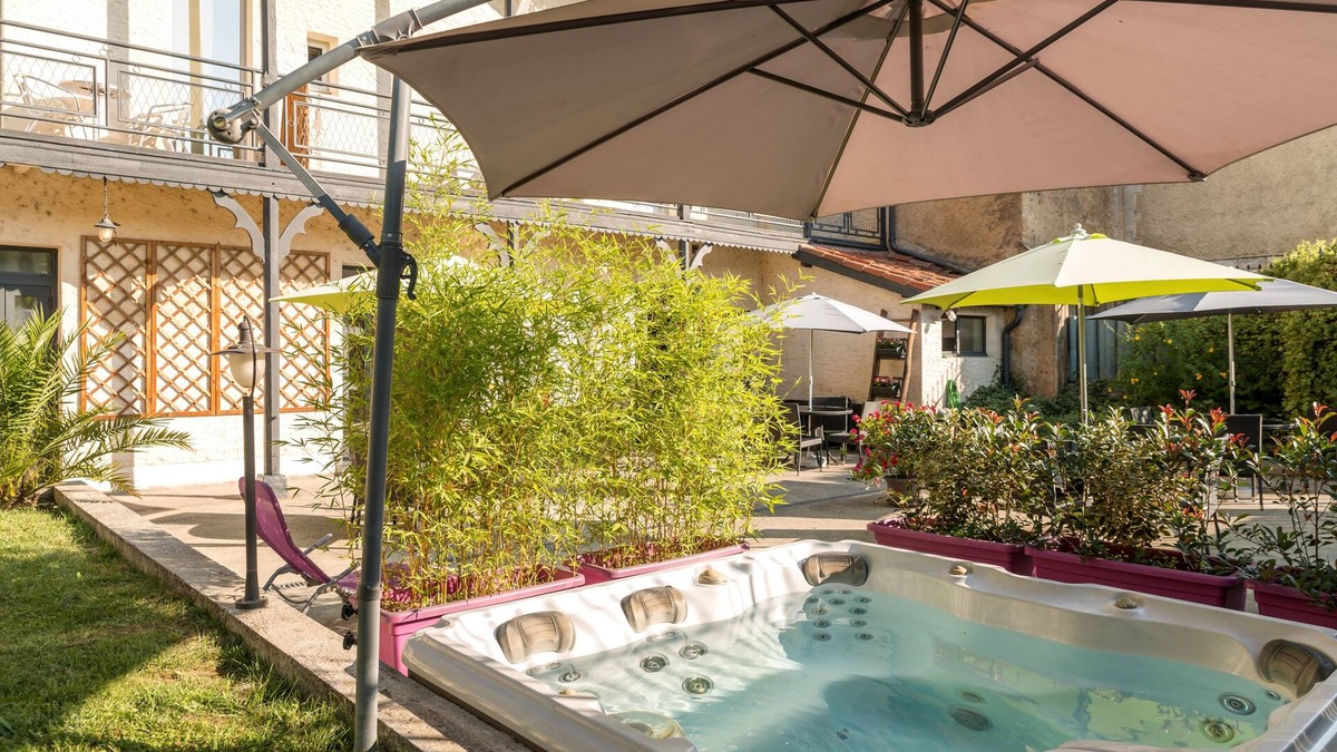 Trie-sur-Baise Hotel | Hôtel - LE LOFT
