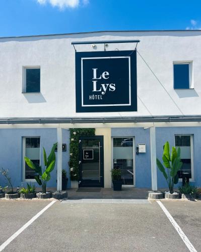 Oeting Hotel | Hôtel Le Lys